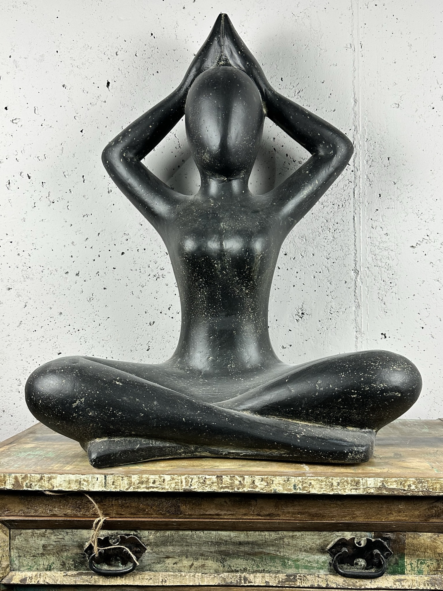 YOGA FIGUR sitzend